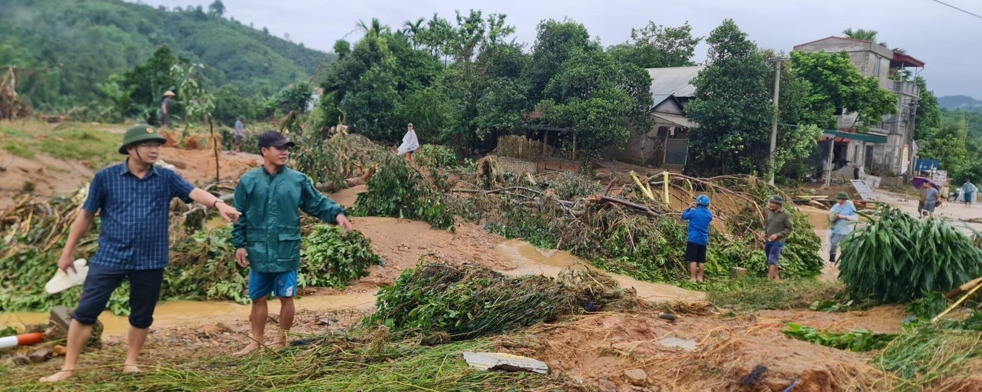 Yên Bái: Mưa lớn gây sạt lở đất khiến hai người ở huyện Văn Yên thiệt mạng - Sputnik Việt Nam, 1920, 07.10.2023