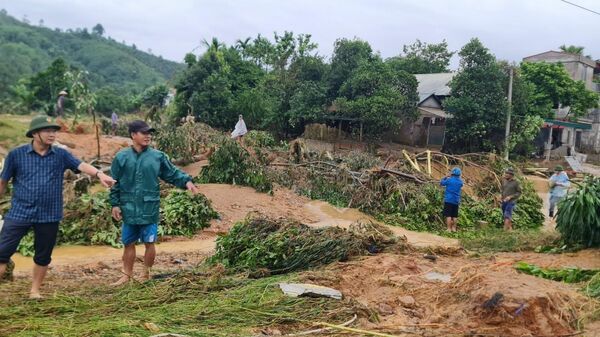 Yên Bái: Mưa lớn gây sạt lở đất khiến hai người ở huyện Văn Yên thiệt mạng - Sputnik Việt Nam