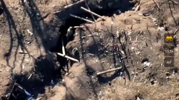 Người điều khiển UAV Nga phá hủy hầm đào của LLVT Ukraina bằng đòn tấn công trực tiếp - Sputnik Việt Nam