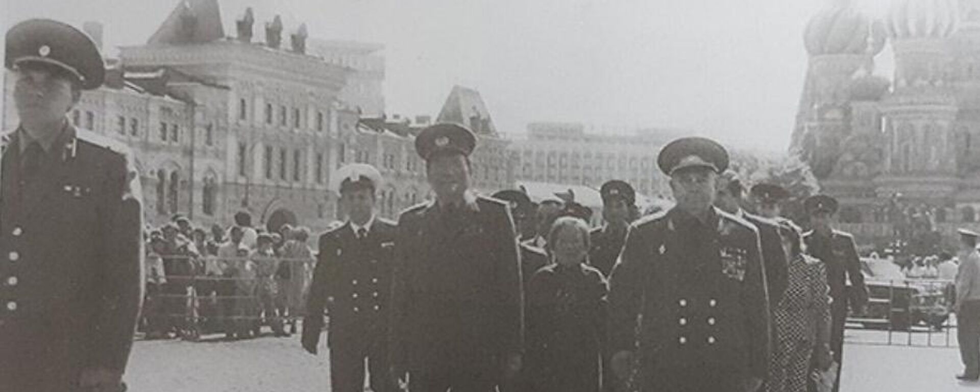 Đại tướng Lê Đức Anh - Bộ trưởng Quốc phòng thăm và dự lễ kỷ niệm 70 năm ngày thành lập quân đội và hải quân Liên Xô, tháng 2/1988 - Sputnik Việt Nam, 1920, 16.10.2023