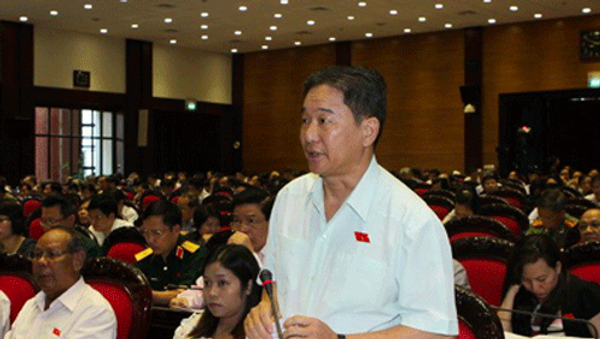 Đại biểu Quốc hội tỉnh Lâm Đồng Nguyễn Bá Thuyền phát biểu ý kiến - Sputnik Việt Nam