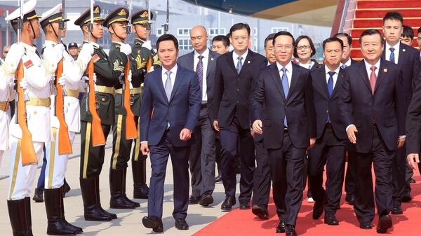 Chủ tịch nước đến Bắc Kinh, bắt đầu tham dự Diễn đàn cấp cao hợp tác quốc tế Vành đai và Con đường lần thứ ba  - Sputnik Việt Nam