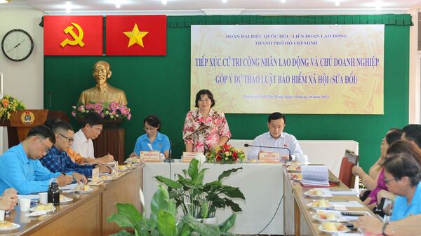 Công nhân và chủ doanh nghiệp góp ý xây dựng Dự thảo Luật Bảo hiểm xã hội (sửa đổi) - Sputnik Việt Nam