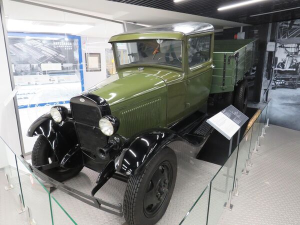 Mẫu xe đầu tiên của nhà máy là xe tải GAZ-AA (bản sao của Ford AA 1927 thích ứng với điều kiện Liên Xô) 1932-1949 - Sputnik Việt Nam