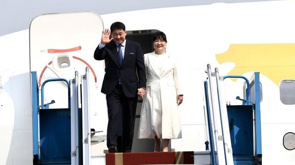 Tổng thống Mông Cổ Ukhnaagiin Khurelsukh bắt đầu chuyến thăm cấp Nhà nước tới Việt Nam - Sputnik Việt Nam
