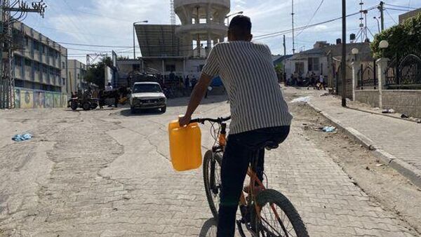 Các trạm khử mặn ở Dải Gaza: Chờ đợi hàng giờ để lấy nước - Sputnik Việt Nam