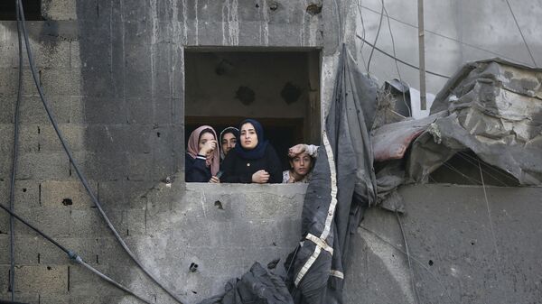Sự tàn phá xảy ra một ngày sau khi Israel tấn công trại tị nạn Palestine Jebaliya ở Dải Gaza - Sputnik Việt Nam