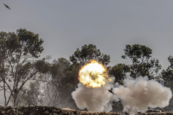 Pháo tự hành của quân đội Israel bắn đạn pháo, Israel - Sputnik Việt Nam