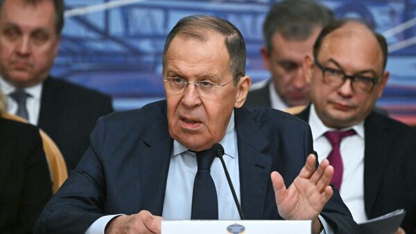 Ngoại trưởng Nga Sergei Lavrov trong cuộc gặp theo hình thức bàn tròn về Ukraina - Sputnik Việt Nam