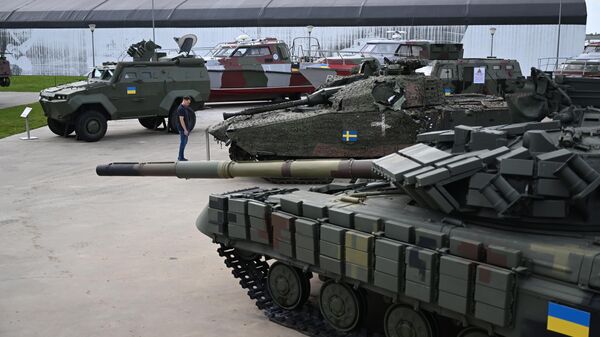 Xe tăng và xe bọc thép được trình bày tại triển lãm thiết bị chiến tại Diễn đàn kỹ thuật quân sự quốc tế ARMY-2023 - Sputnik Việt Nam