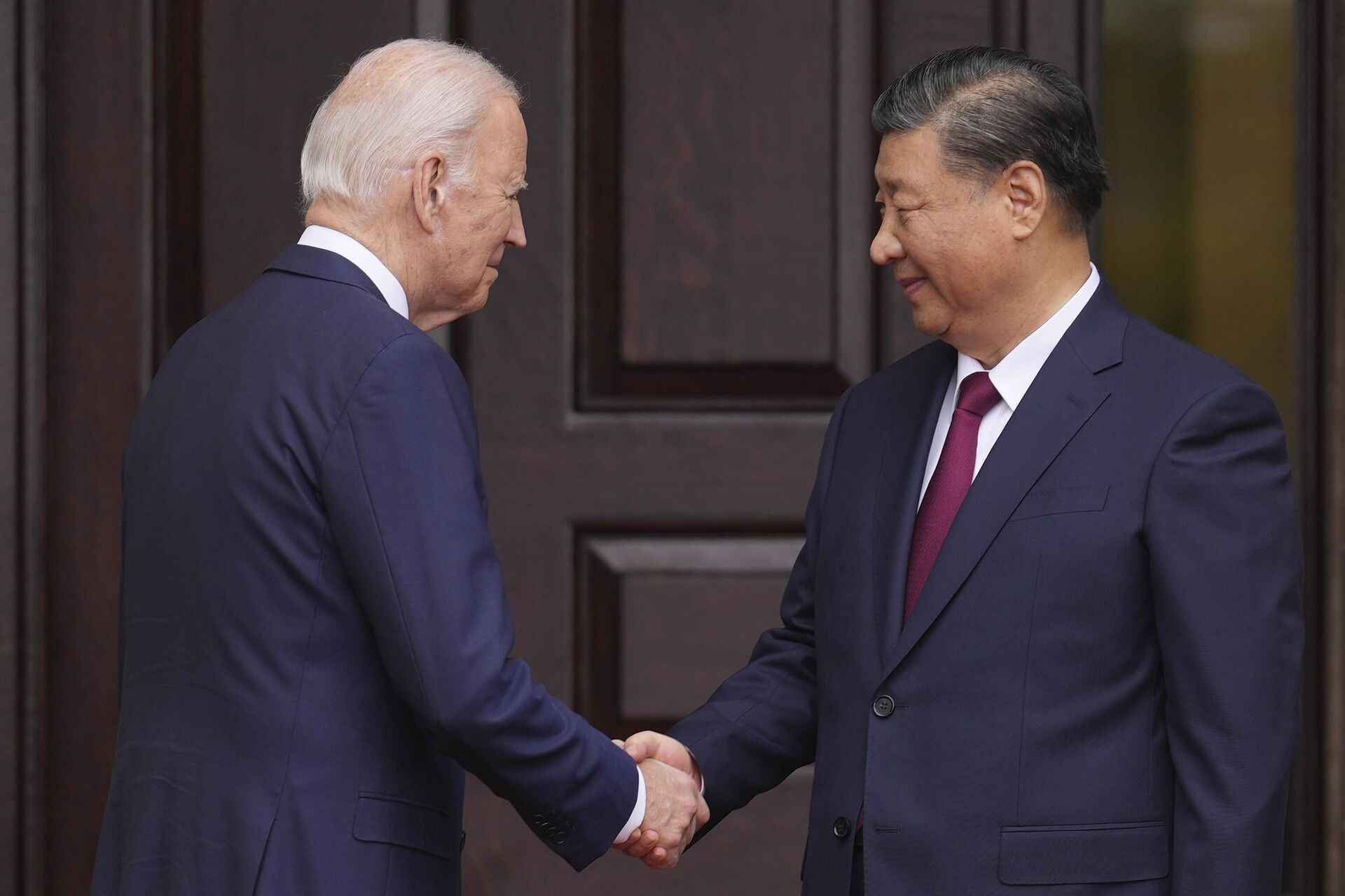 Tổng thống Mỹ Joe Biden và Chủ tịch Trung Quốc Tập Cận Bình bên lề Hội nghị thượng đỉnh APEC ở San Francisco - Sputnik Việt Nam, 1920, 16.11.2023