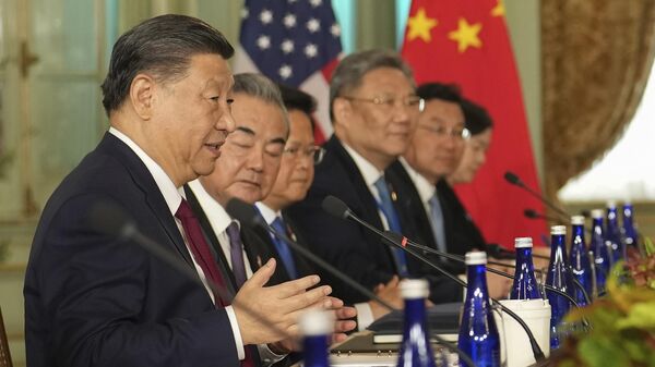 Chủ tịch Trung Quốc Tập Cận Bình bên lề Hội nghị thượng đỉnh APEC ở San Francisco - Sputnik Việt Nam