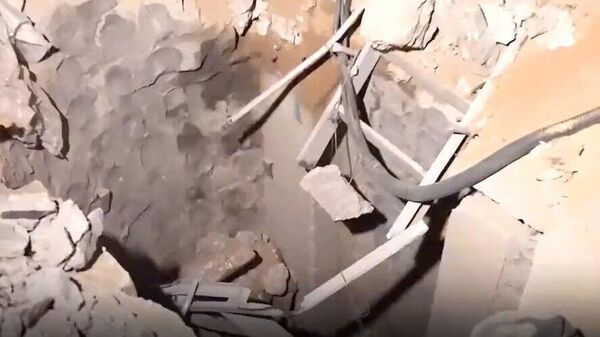 Quân đội Israel cho thấy một đoạn video về một đường hầm bê thuộc Bệnh viện Al-Shifa ở Dải Gaza - Sputnik Việt Nam