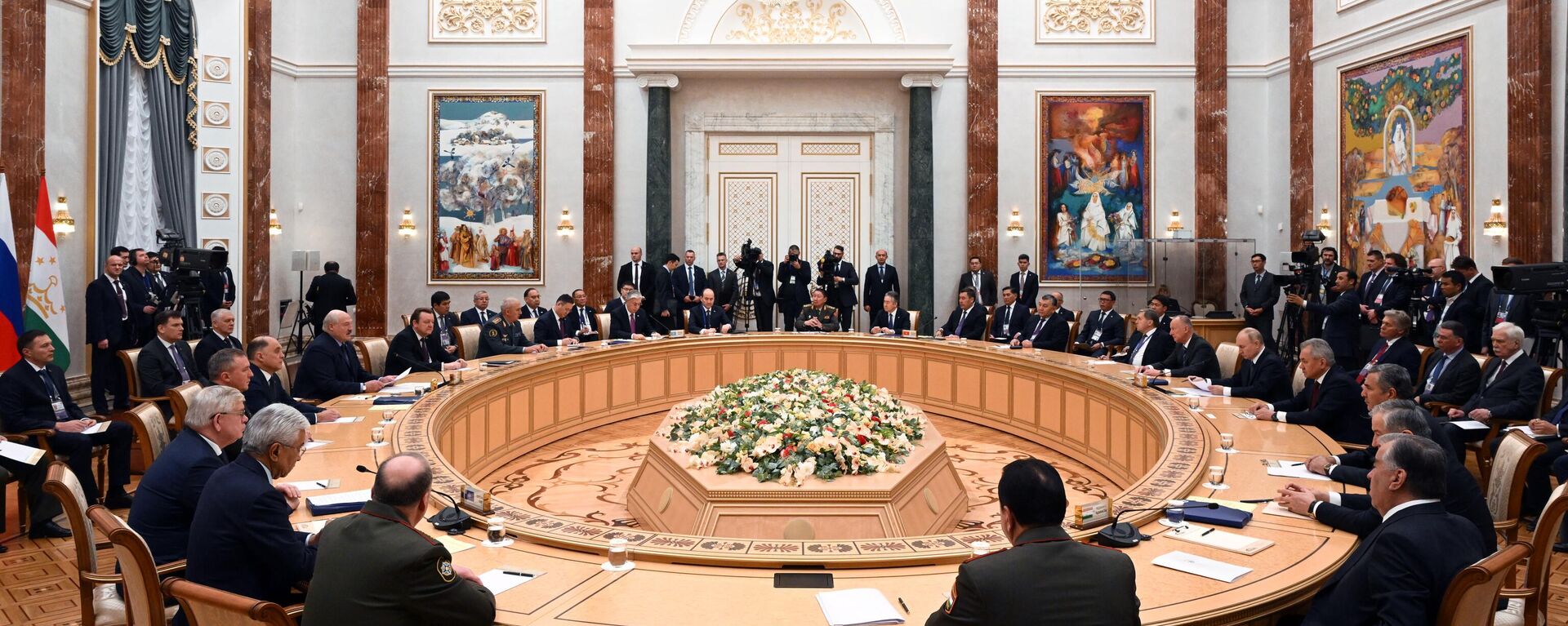 Tổng thống Nga V. Putin tham dự phiên họp Hội đồng An ninh tập thể CSTO - Sputnik Việt Nam, 1920, 23.11.2023