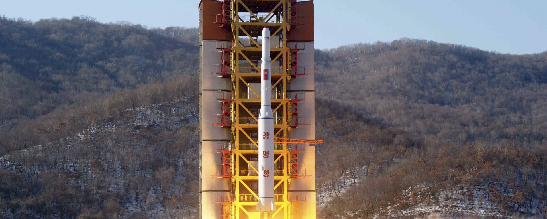 Triều Tiên phóng tên lửa bằng vệ tinh Gwangmyeong-4 - Sputnik Việt Nam, 1920, 08.12.2023