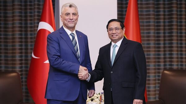 Thủ tướng Phạm Minh Chính tiếp Bộ trưởng Thương mại Thổ Nhĩ Kỳ  - Sputnik Việt Nam