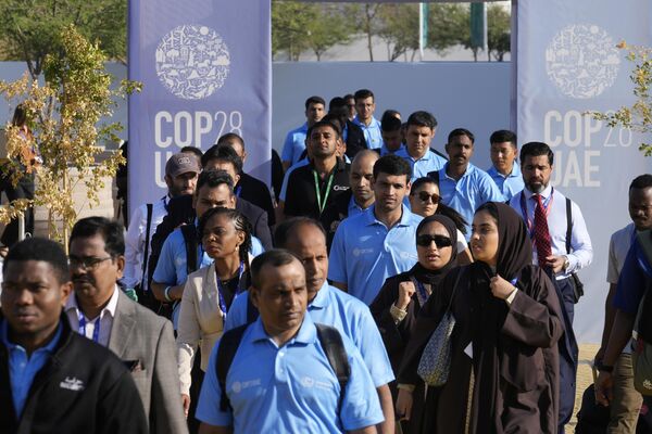 Du khách tại Hội nghị thượng đỉnh của Liên hợp quốc COP28 về khí hậu ở Dubai, Các Tiểu vương quốc Ả Rập Thống nhất - Sputnik Việt Nam