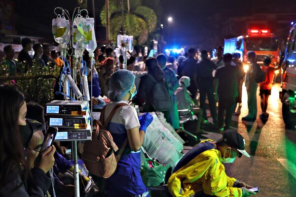 Bệnh nhân và nhân viên y tế sơ tán do động đất ngoài khơi Philippines - Sputnik Việt Nam