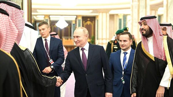 Tổng thống Nga Vladimir Putin ở Riyadh - Sputnik Việt Nam