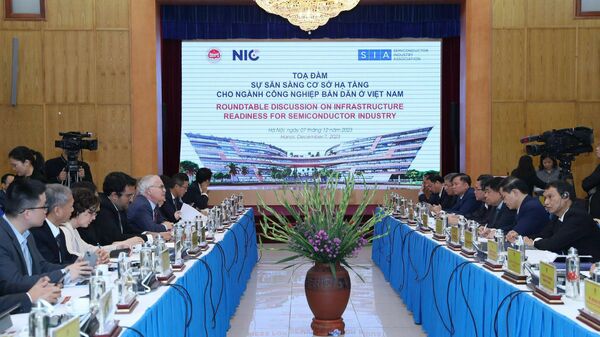 Buổi Tọa đàm Sự sẵn sàng cơ sở hạ tầng cho ngành công nghiệp bán dẫn ở Việt Nam - Sputnik Việt Nam