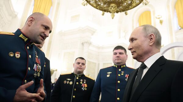 Tổng thống Nga V. Putin trao tặng Huân chương Sao vàng cho các Anh hùng Nga - Sputnik Việt Nam
