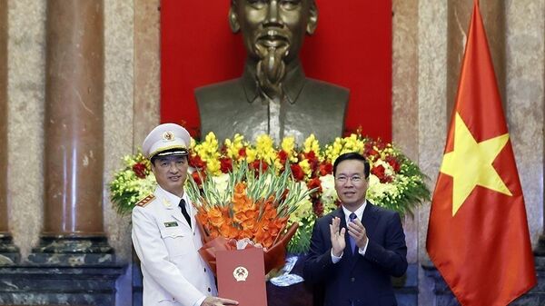 Chủ tịch nước trao quyết định thăng cấp bậc hàm Thượng tướng cho Thứ trưởng Bộ Công an Nguyễn Duy Ngọc - Sputnik Việt Nam
