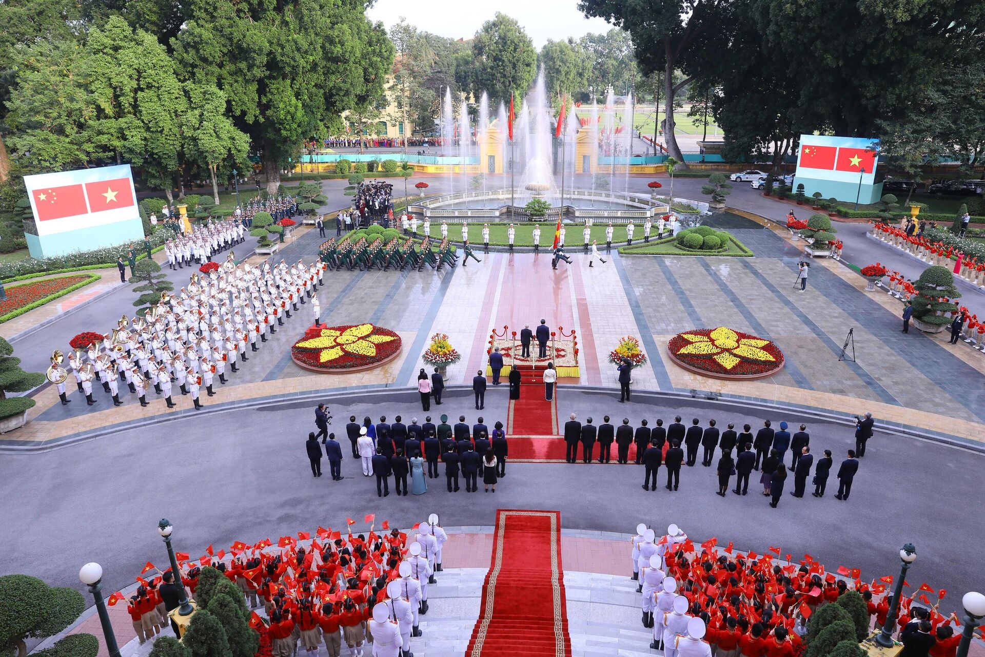 Lễ đón Tổng Bí thư, Chủ tịch nước Trung Quốc Tập Cận Bình thăm cấp Nhà nước tới Việt Nam - Sputnik Việt Nam, 1920, 15.12.2023