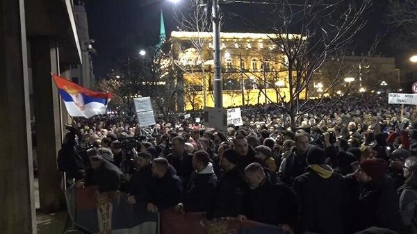 Hàng nghìn người biểu tình ở Beograd sau cuộc bầu cử - Sputnik Việt Nam