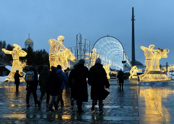 Công trình sắp đặt đón năm mới tại Công viên Chiến thắng trên Đồi Poklonnaya ở Moskva - Sputnik Việt Nam