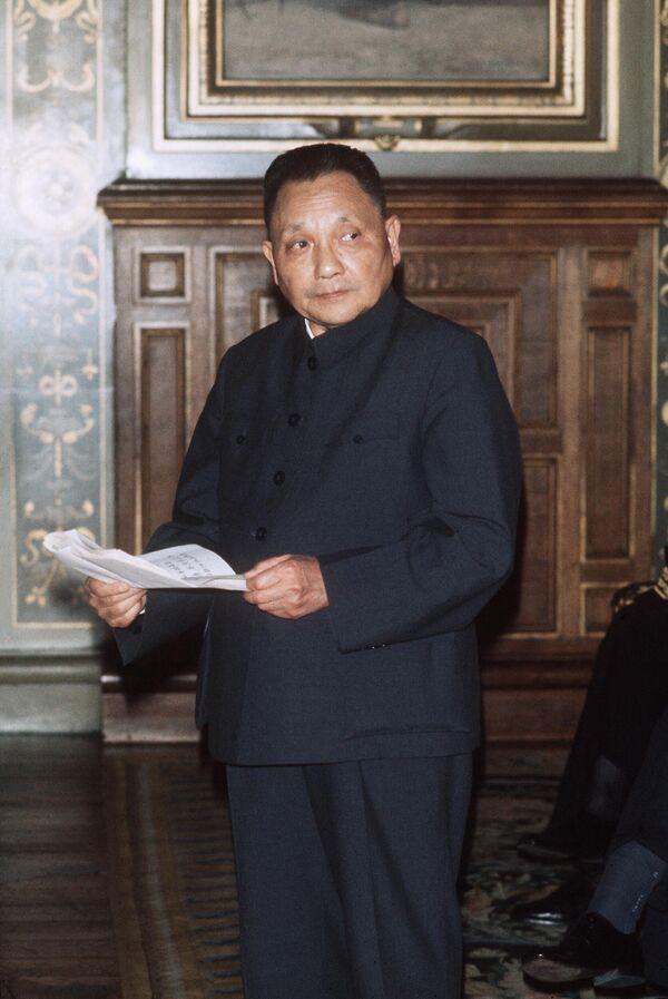 Cựu Chủ nhiệm Ủy ban Cố vấn Trung ương Đảng Cộng sản Trung Quốc Đặng Tiểu Bình - Sputnik Việt Nam