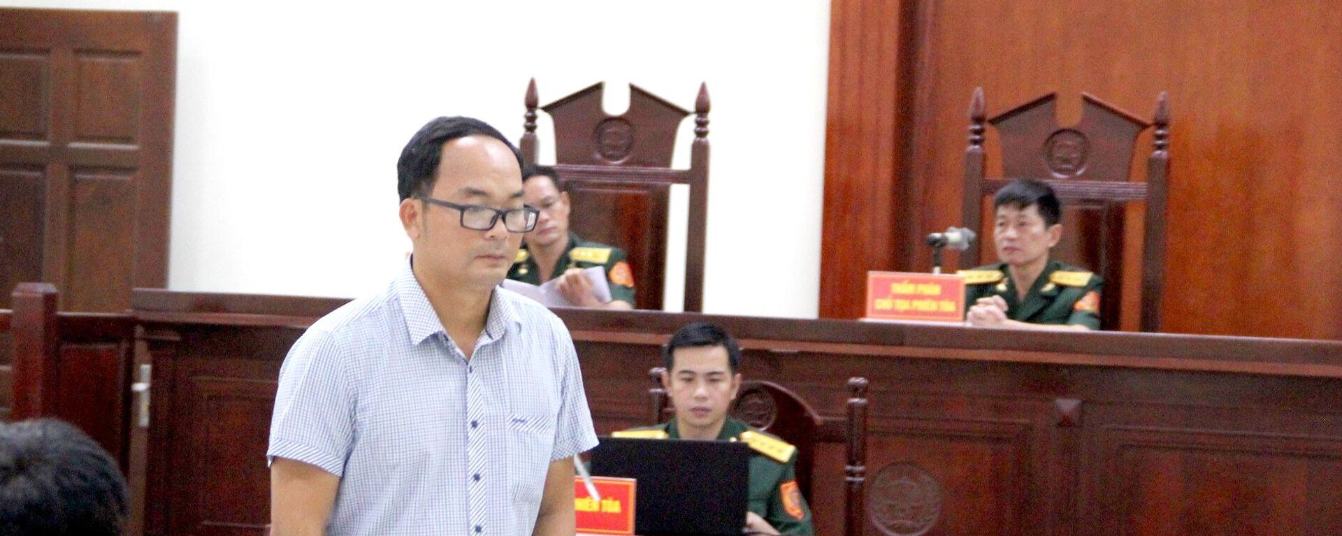 Bị cáo Hoàng Văn Minh tại phiên xét xử sơ thẩm - Sputnik Việt Nam, 1920, 20.12.2023