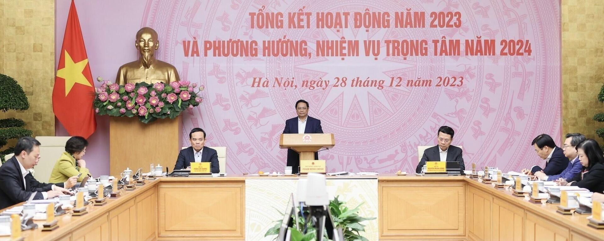 Thủ tướng Phạm Minh Chính, Chủ tịch Uỷ ban phát biểu kết luận phiên họp - Sputnik Việt Nam, 1920, 28.12.2023