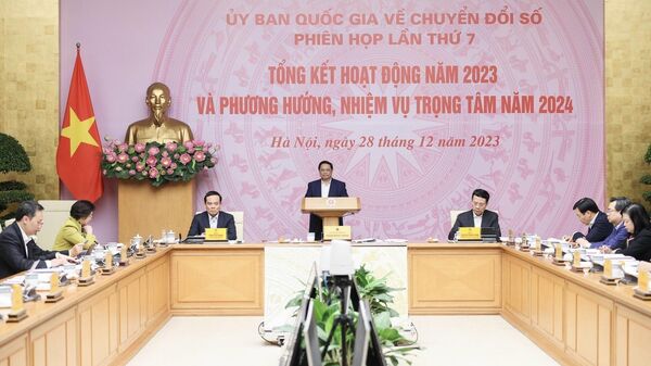 Thủ tướng Phạm Minh Chính, Chủ tịch Uỷ ban phát biểu kết luận phiên họp - Sputnik Việt Nam