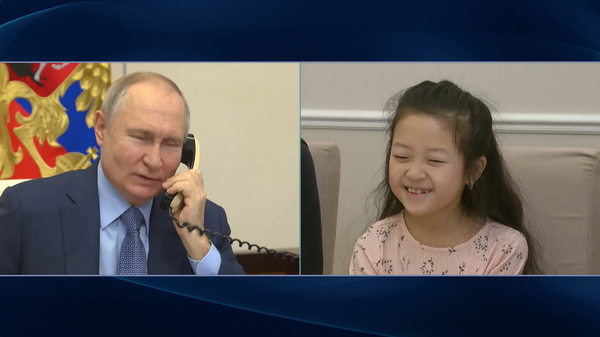 Cô bé tám tuổi gửi lời cảm ơn tới tổng thống Putin vì chuyến đi chơi ơ Baikal - Sputnik Việt Nam