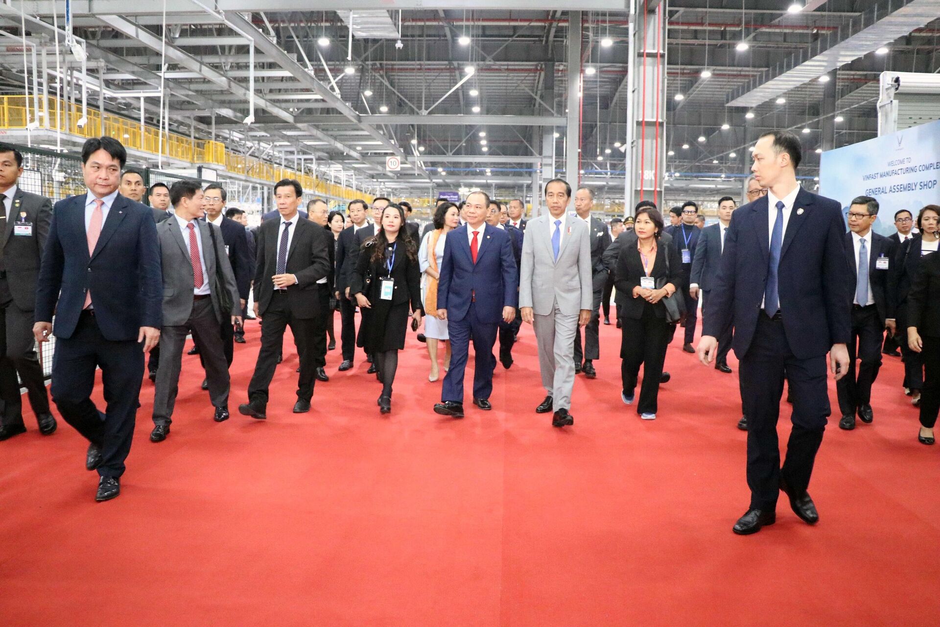 Tổng thống Indonesia Joko Widodo thăm nhà máy VinFast Hải Phòng.  - Sputnik Việt Nam, 1920, 13.01.2024