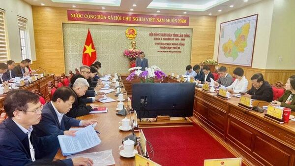 Thường trực Hội đồng nhân dân tỉnh Lâm Đồng tại phiên họp thứ 22 - Sputnik Việt Nam