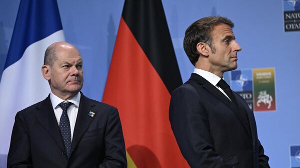 Thủ tướng Đức Olaf Scholz và Tổng thống Pháp Emmanuel Macron - Sputnik Việt Nam