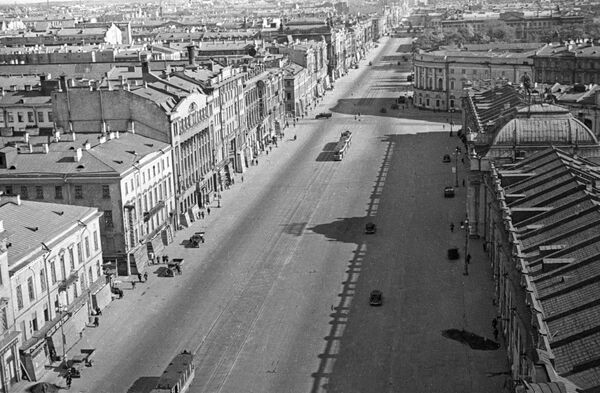 Quang cảnh Đại lộ Nevsky ở Leningrad trong những ngày bị phong toả - Sputnik Việt Nam