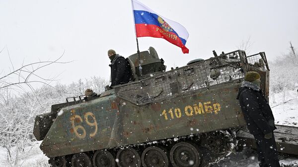 Xe bọc thép chở quân M113 của Mỹ thuộc lữ đoàn cơ giới riêng biệt số 110 của Lực lượng vũ trang Ukraina, bị chiếm gần Artemovsk - Sputnik Việt Nam