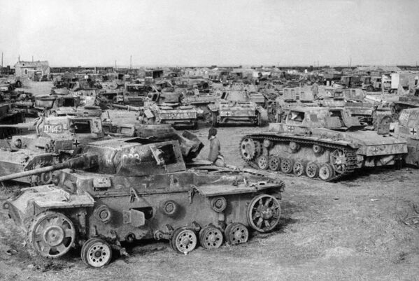 Chiếc xe tăng bị quân Đức bỏ lại sau thất bại trong trận Stalingrad - Sputnik Việt Nam