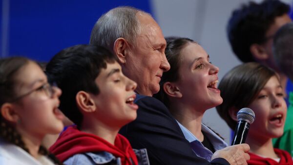 Tổng thống Nga Vladimir Putin tham quan triển lãm Nước Nga - Sputnik Việt Nam