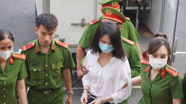 Xét xử sơ thẩm người mẫu Trần Thị Ngọc Trinh về tội “Gây rối trật tự công cộng” - Sputnik Việt Nam