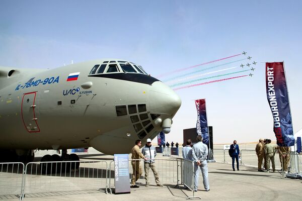Máy bay vận tải hạng nặng hiện đại hóa Il-76MD-90A của Tập đoàn Thống nhất Chế tạo Máy bay (UAC, trong thành phần Tập đoàn Nhà nước Rostec) được giới thiệu tại Triển lãm Quốc phòng Thế giới «World Defense Show» lần thứ 2 ở Riyadh. - Sputnik Việt Nam