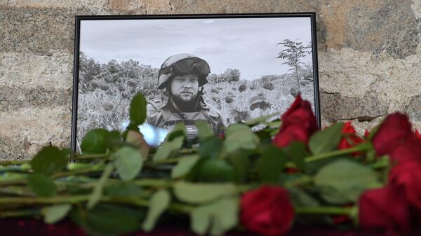 Nhà báo Anh tuyên bố: Vụ sát hại phóng viên Zhuravlev là tội ác chiến tranh