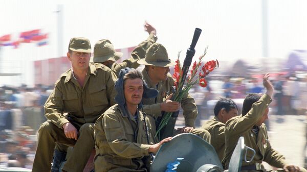 Вывод ограниченного контингента советских войск из Афганистана, 1988 год - Sputnik Việt Nam