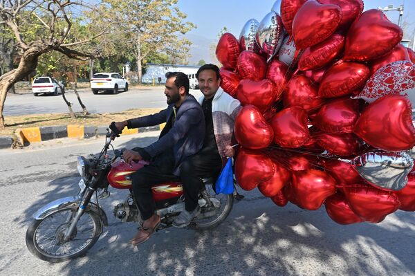 Ngày lễ tình nhân ở Islamabad, Pakistan. - Sputnik Việt Nam