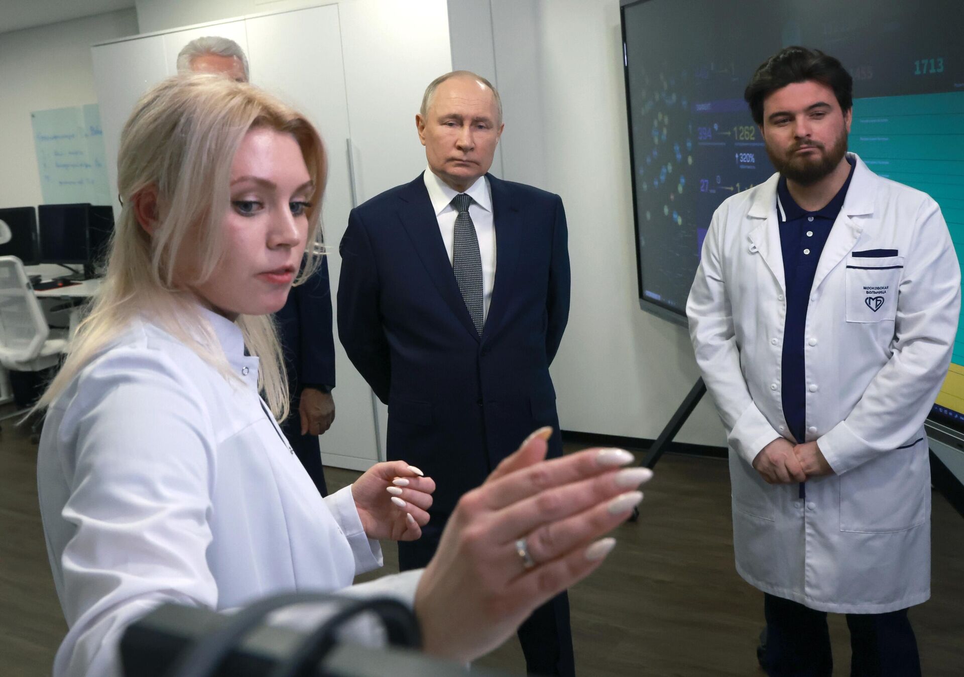 Tổng thống Nga Vladimir Putin thăm Trung tâm Khoa học và Thực hành Lâm sàng về Công nghệ Chẩn đoán và Y học từ xa - Sputnik Việt Nam, 1920, 14.02.2024