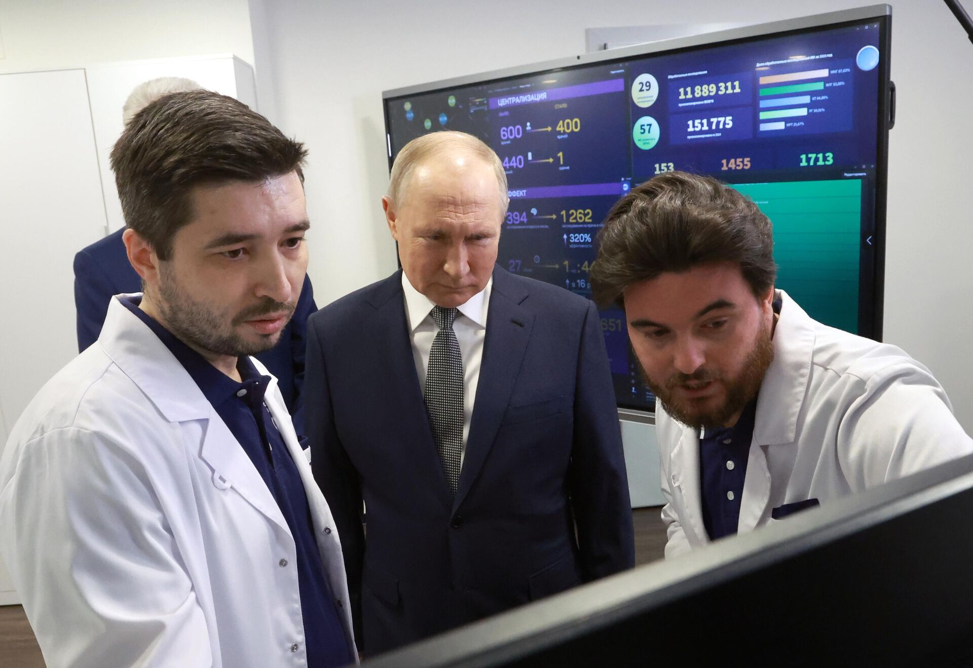 Tổng thống Nga Vladimir Putin thăm Trung tâm Khoa học và Thực hành Lâm sàng về Công nghệ Chẩn đoán và Y học từ xa - Sputnik Việt Nam, 1920, 14.02.2024