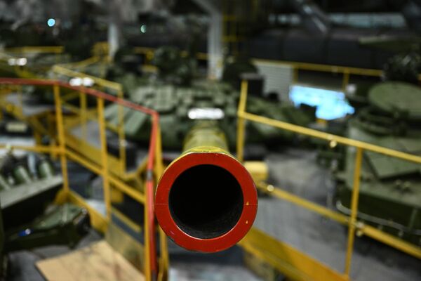 Tháp pháo xe tăng T-72 tại xưởng lắp ráp cơ khí Uralvagonzavod ở Nizhny Tagil. - Sputnik Việt Nam