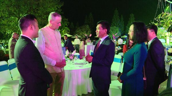 Đám cưới của tỷ phú Ấn Độ Vivek Dinodia và Anmol Garg - Sputnik Việt Nam